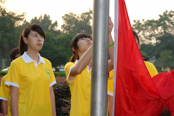 王城校区升旗仪式（文旅学院记者团供图）