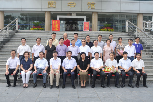 慰问活动结束后大家合影留念