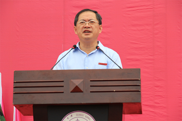 唐仁郭副书记主持会议