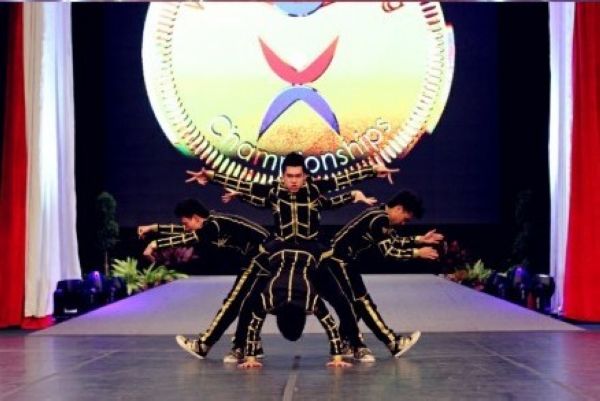 精彩的街舞表演