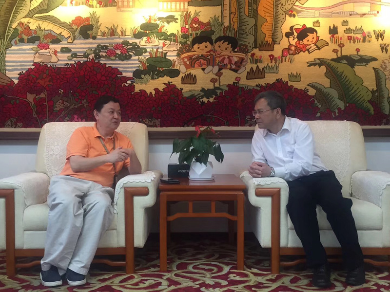 苏桂发副校长与深圳少年儿童图书馆馆长宋卫交流