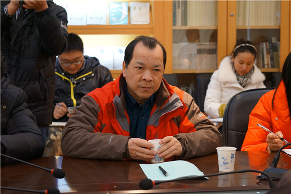 副校长白晓军在文学院听取工作汇报