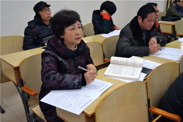 校总会计师丁静在生命科学学院听课