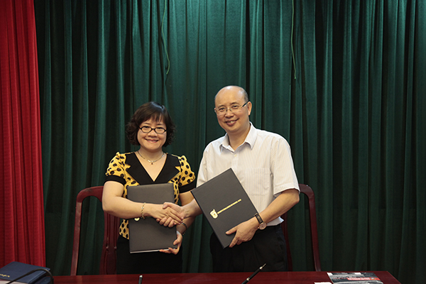 与越南社会人文大学签署合作协议